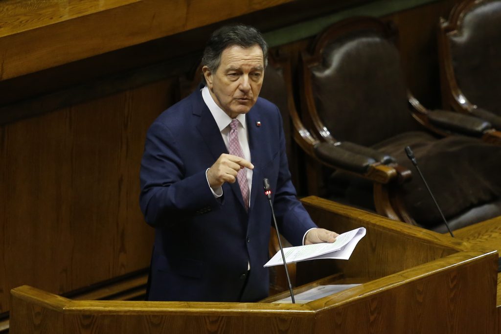 Ampuero dice que presidencias del Congreso se dieron “un gustito” con Bolsonaro