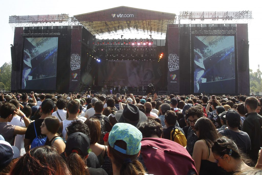 Lollapalooza sufre otra falla técnica en medio del show de Gepe