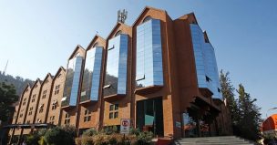 Inesperado: Canal 13 cambia fichas en altas jefaturas y dos de sus directores salen de la cadena