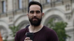 Polémica en redes sociales por apoyo de Claudio Bravo a Jaime Bellolio tras votación en Cámara de Diputados