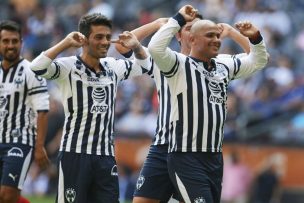 [VIDEO] No pierde la calidad: ‘Chupete’ Suazo anota dos goles en amistoso del Monterrey