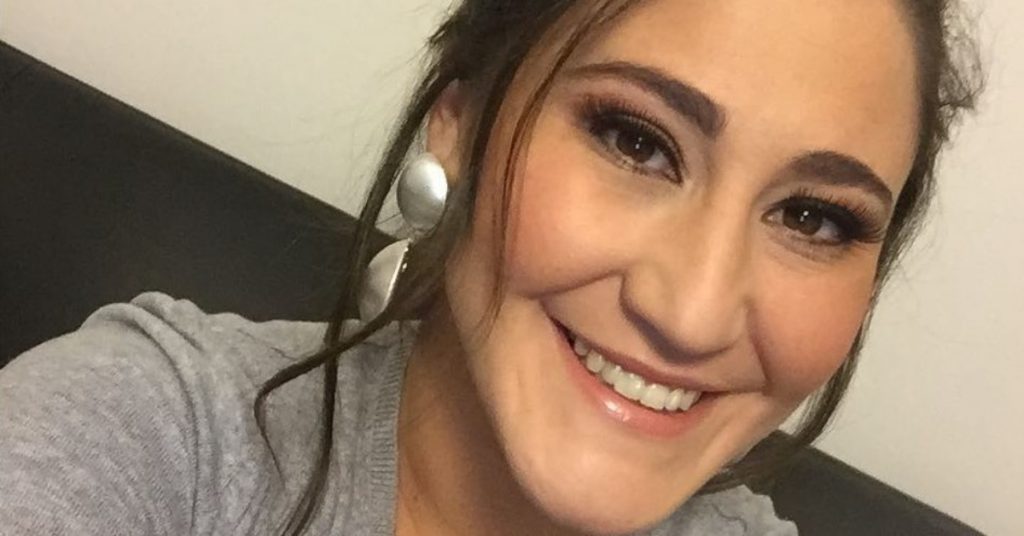 Comediante Belén Mora sorprendió posando en ropa interior y escribió unificador mensaje