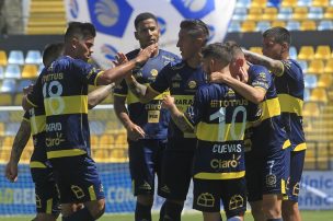 Everton vence a Deportes Iquique y consigue su primera victoria del Campeonato Nacional