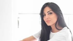 Flavia Medina sorprende con sensual escote