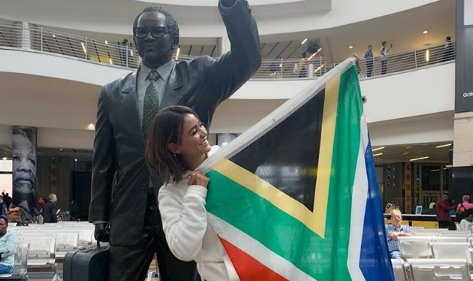 Camila Recabarren su look estilo “afro” en su aventura por Sudáfrica
