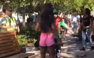 VIDEO | Mujeres extranjeras protagonizan pelea con cuchillos en plena Plaza de Armas