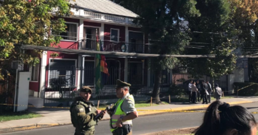 Evacuan consulado de Bolivia por amenaza de bomba: habría sido en venganza de “Caso Cangri”