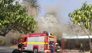 Incendio afectó bodega de la Municipalidad de El Bosque