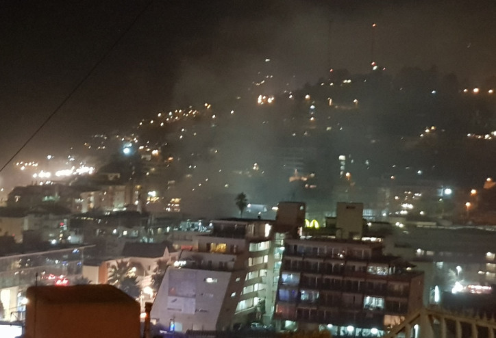 Voraz incendio afecta al centro de Reñaca