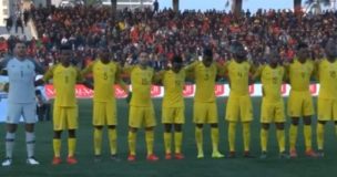 Papelón: Mensaje de celular interrumpe la entonación de himno en un partido de la Copa Africana