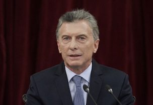 Desplome del peso tras dura derrota de Macri en primarias argentinas