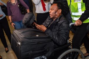 Pelé llega a Brasil y fue internado en un hospital en Sao Paulo