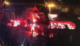 Presidente de Francia asegura que volverán a reconstruir la Catedral de Notre Dame tras violento incendio