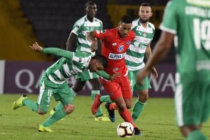 Jugador fue despedido de su club por “picar” la pelota en un penal en Copa Sudamericana