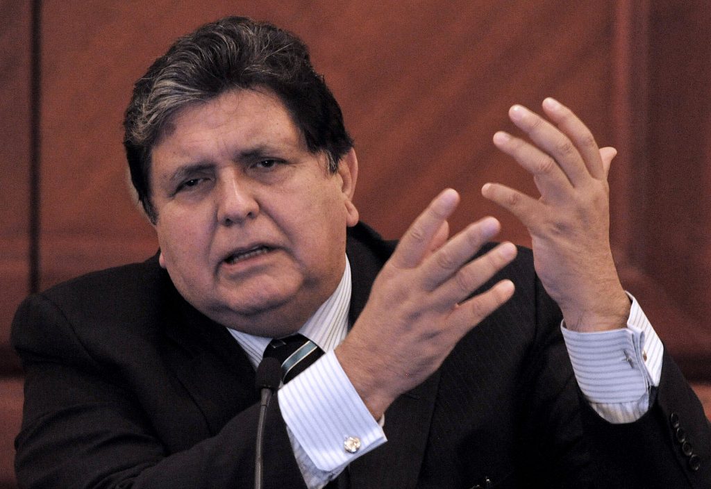 Tres paros cardiorespiratorios: Estado del expresidente Alan García “es muy crítico, muy grave”