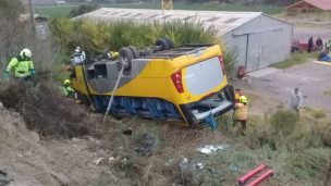 Bus que transportaba estudiantes se vuelca en Ovalle y deja 31 personas lesionadas