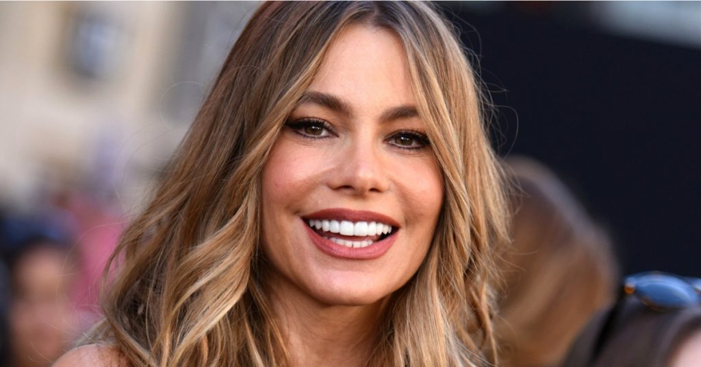 Actriz Sofía Vergara encendió las redes sociales con noventera fotografía en “topless”
