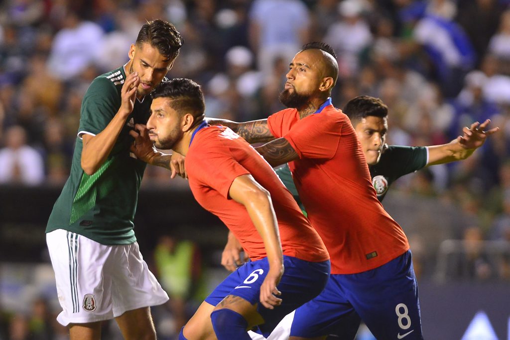 “Este es de los nuestros”: Arturo Vidal presenta a los jugadores del FC Barcelona a Maripán