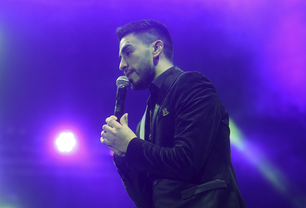 Kanela es demandado por supuesta paternidad y se lo toma como una “bendición”