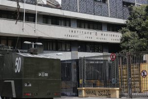 Incidentes se registraron este lunes en el frontis del Instituto Nacional