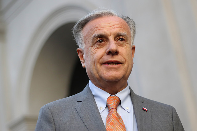 Ministro de Salud “no entiende” las alzas de las isapres