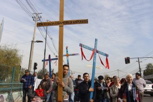 Revisa imágenes del solemne Vía Crucis Popular en el Parque por la Paz Villa Grimaldi