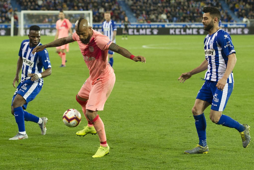 Los medios catalanes nuevamente se arrodillan ante “El Rey” Arturo Vidal