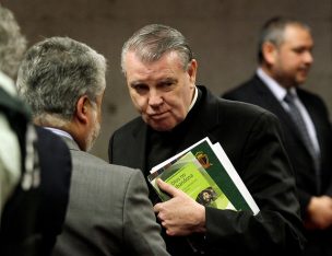 Vaticano suspende a John O’Reilly de ejercer el sacerdocio por 10 años y debe fijar residencia fuera de A. Latina