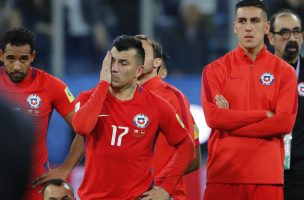 Gary Medel sale lesionado de la práctica y es preocupación en la Roja