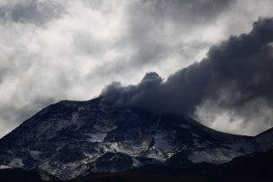 Nueva explosión de madrugada asociada a sismo en el Nevados de Chillán