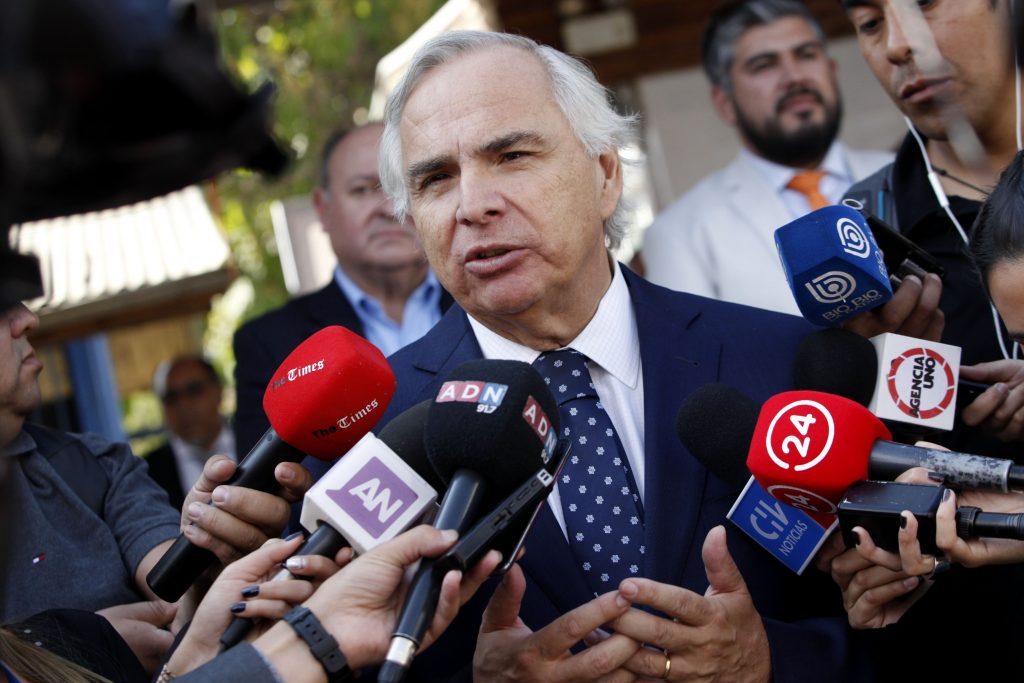 Gobierno se desmarca de la UDI: “Estamos trabajando con plena normalidad con la Contraloría”