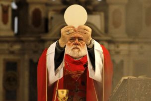 Celestino Aós abre Semana Santa con misa de Domingo de Ramos en Santiago