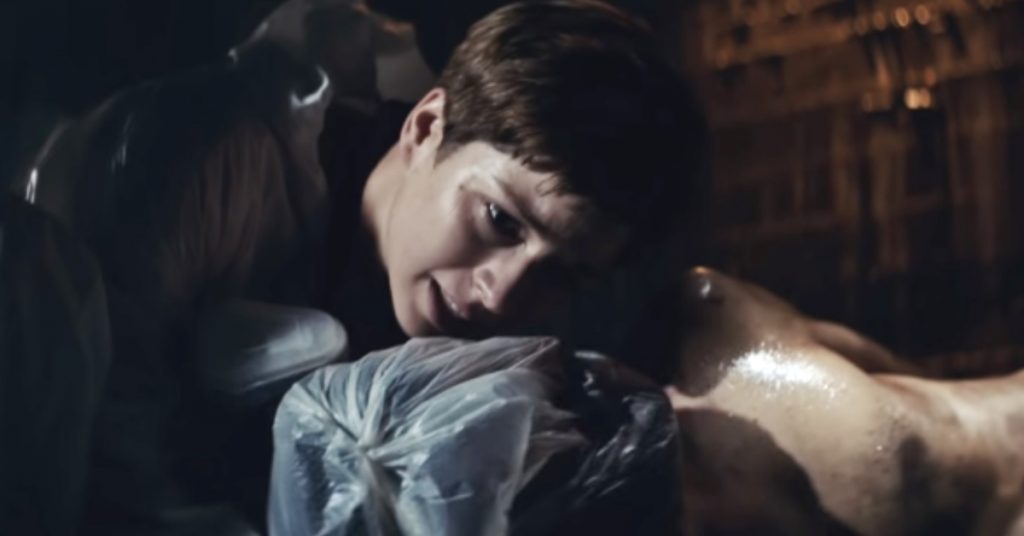 “No es necesario todo explícito”: Nuevo spot de “Río Oscuro” generó debate por trío sexual