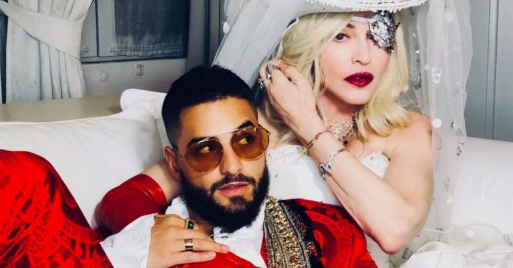 ¿Su nueva “baby”? Maluma terminó besando a Madonna en su nuevo videoclip