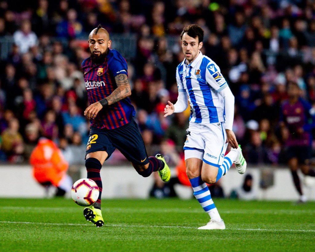Barcelona con Arturo Vidal como titular vence a la Real Sociedad y queda ad portas del título en la Liga de España
