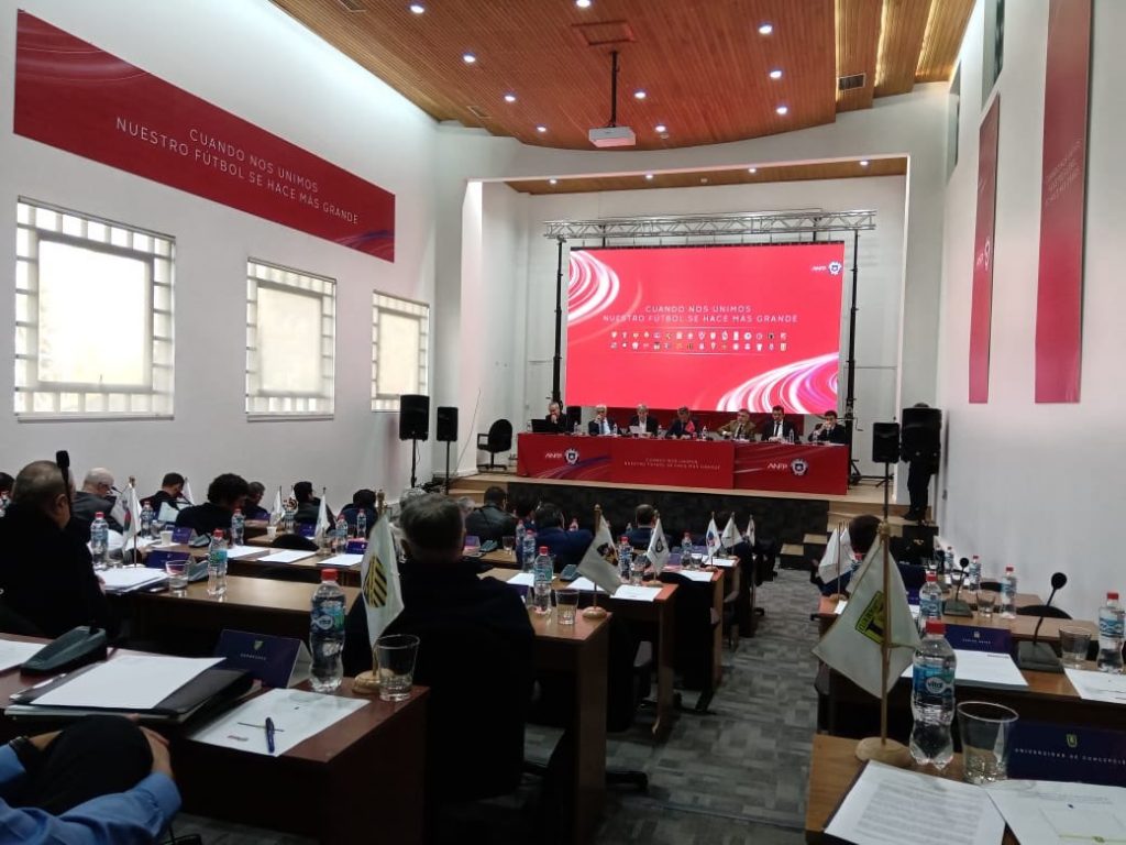 Consejo de Presidentes de la ANFP aprobó modificar el Campeonato Nacional a favor de la Roja para Copa América