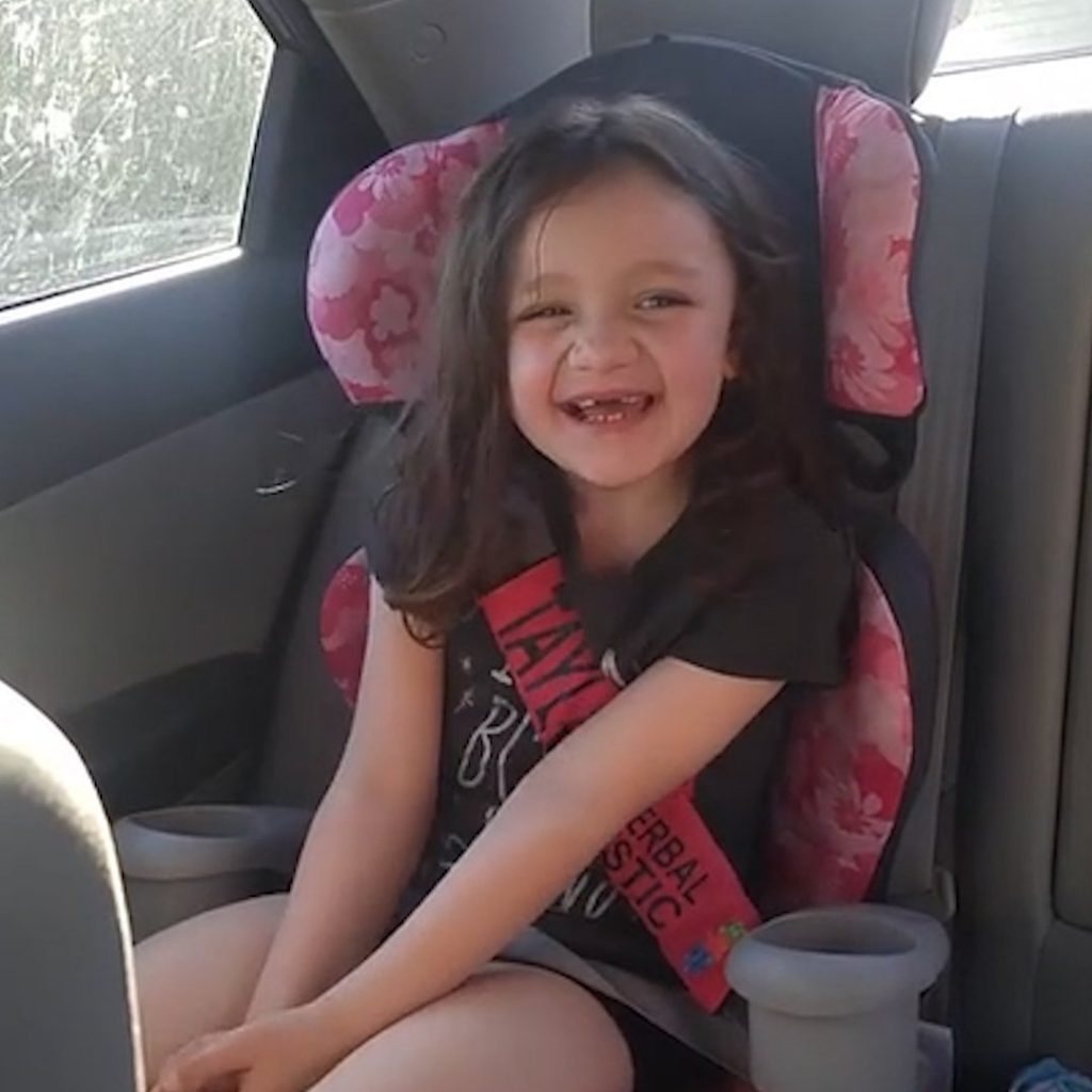 Día Mundial del Autismo: Conmovedor momento en que niña dice “mamá” por primera vez