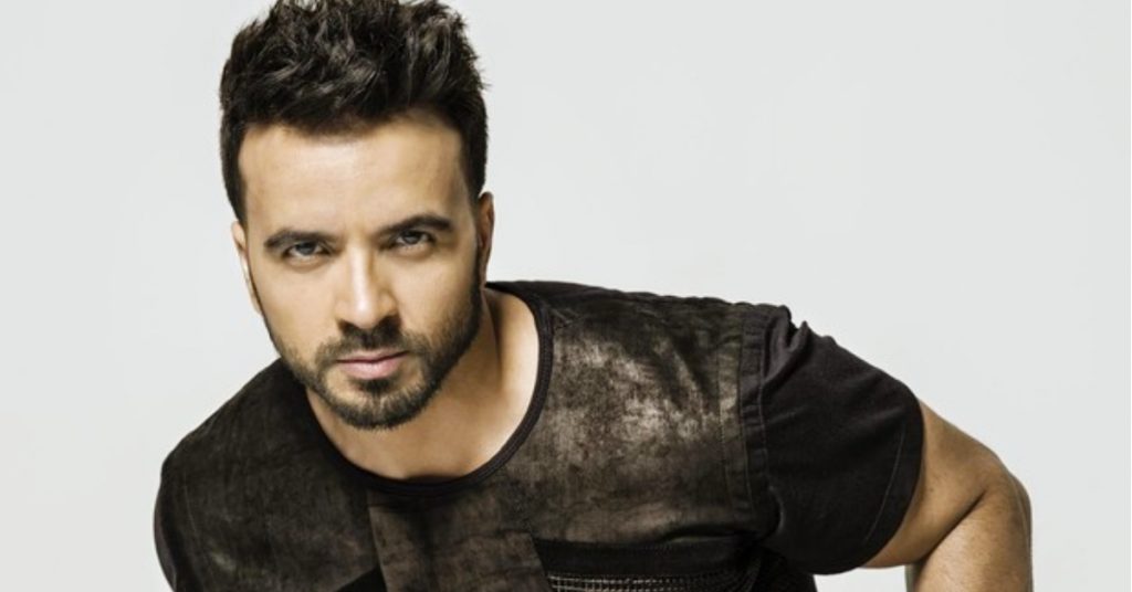 “La vestimenta está fatal”: La categórica respuesta de Luis Fonsi tras ataque a vestuario de su hija