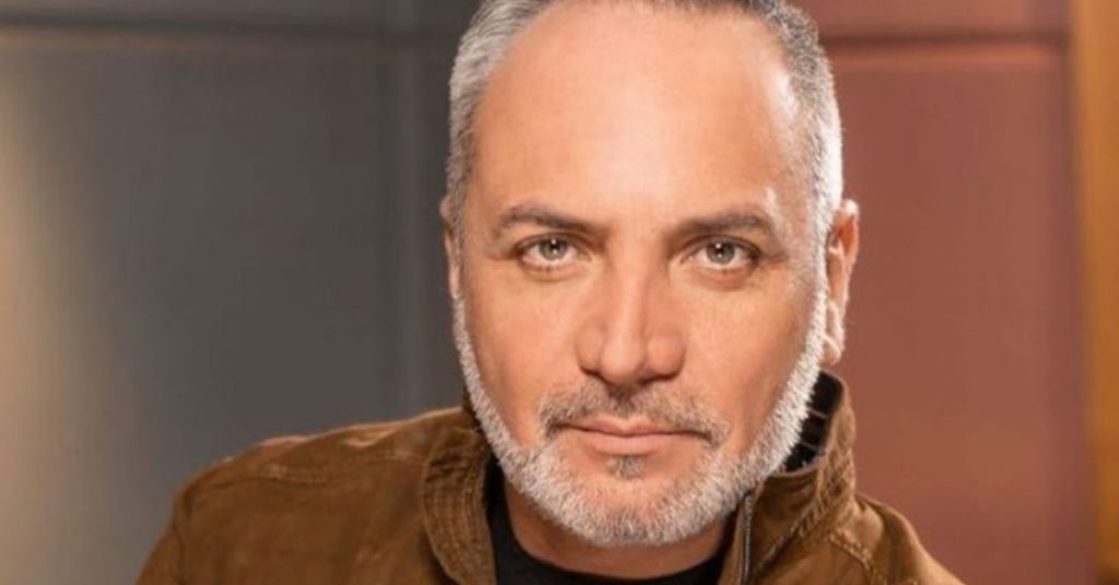 Luis Jara publica imagen con equipo de “Mucho Gusto” y revelador mensaje
