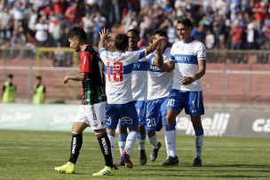 Universidad Católica vence en un duro partido a Palestino y afianza la punta del Campeonato Nacional