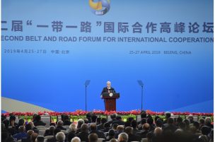 Presidente Sebastián Piñera coincide con Putin en foro en China y tratan situación de Corea del Norte