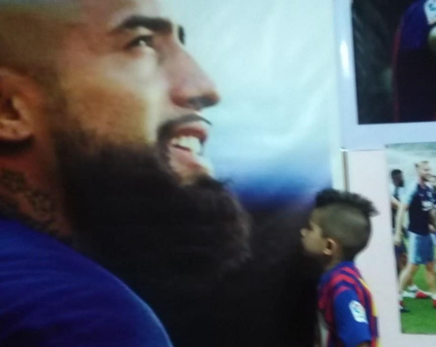 [VIDEO] Niño iraní sorprende con impresionante fanatismo por Arturo Vidal