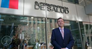 Renuncia superintendente de Salud tras polémica medida que postergaba la rebaja en planes de isapres