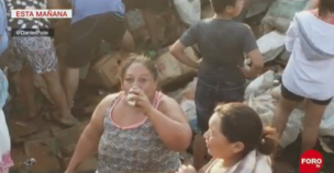 VIDEO | Camión que llevaba cerveza se volcó y vecinos no dudaron en tomarse todo