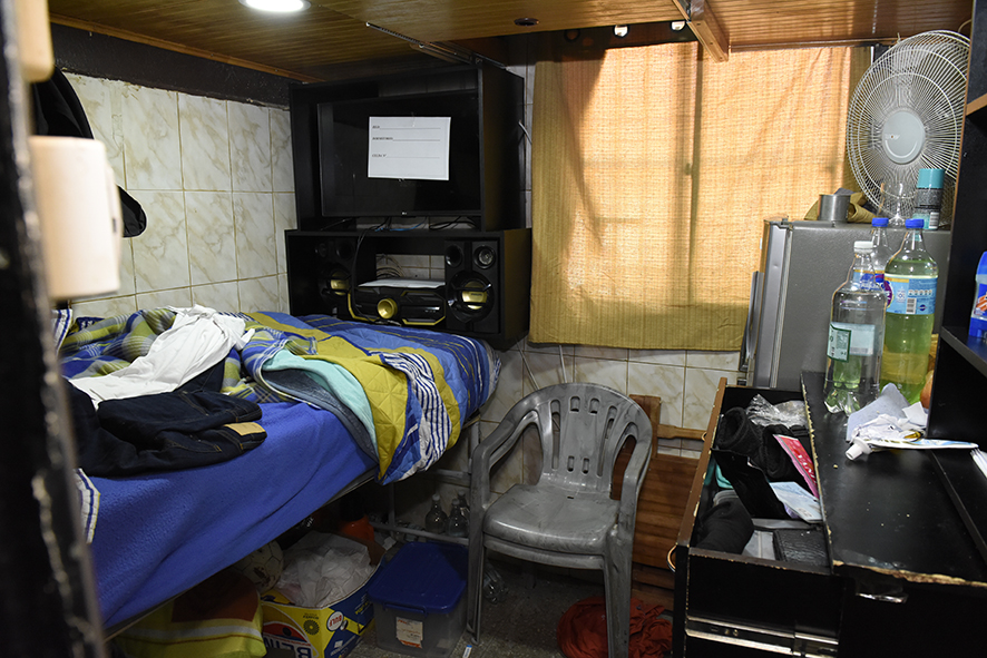 Celdas VIP: Gendarmería desbarató módulo con frigobares, TV de 42′ y piso flotante