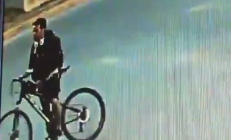 Formalizarán a ciclista que se masturbaba frente a mujeres en Providencia