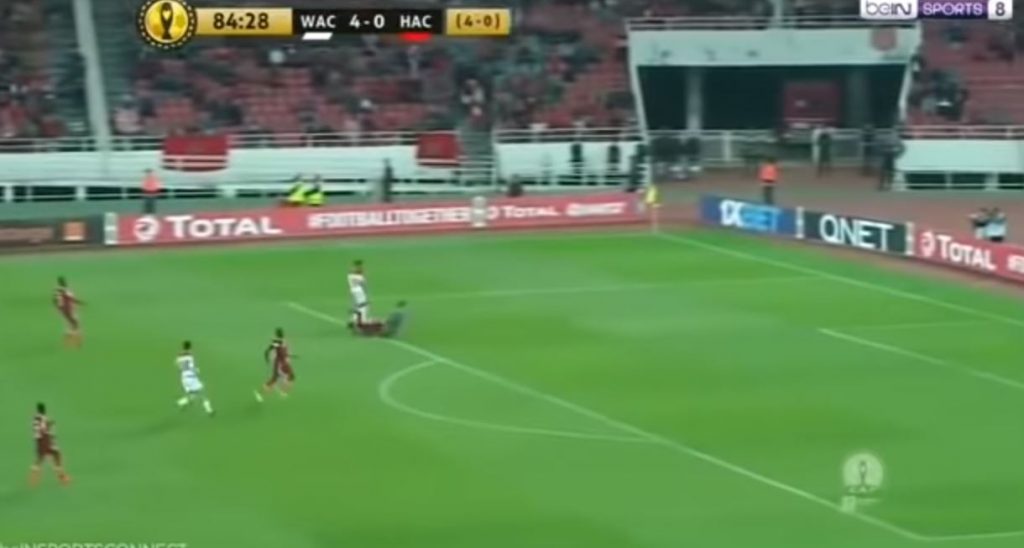 La espeluznante lesión de arquero que se fracturó las dos piernas en la Liga de Campeones de África