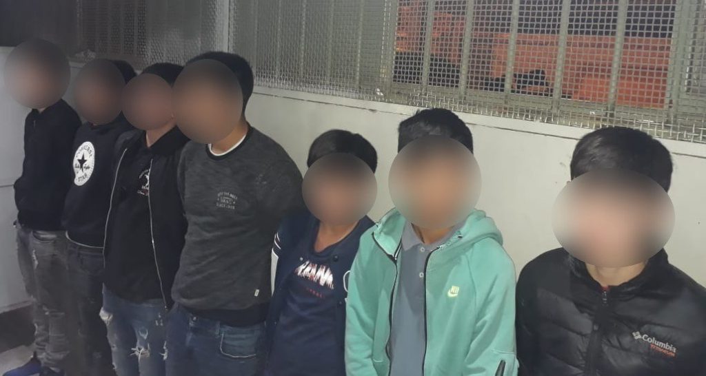Menores entre 13 y 16 años asaltan violentamente a conductor de aplicación