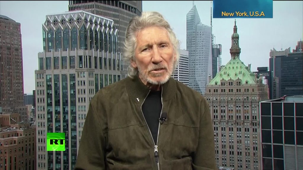 VIDEO | Roger Waters le “avergüenza ser inglés” por arresto de Assange