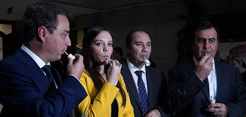 VIDEO | Camila Flores se hizo el test de drogas en el Congreso: “El que nada hace nada teme”